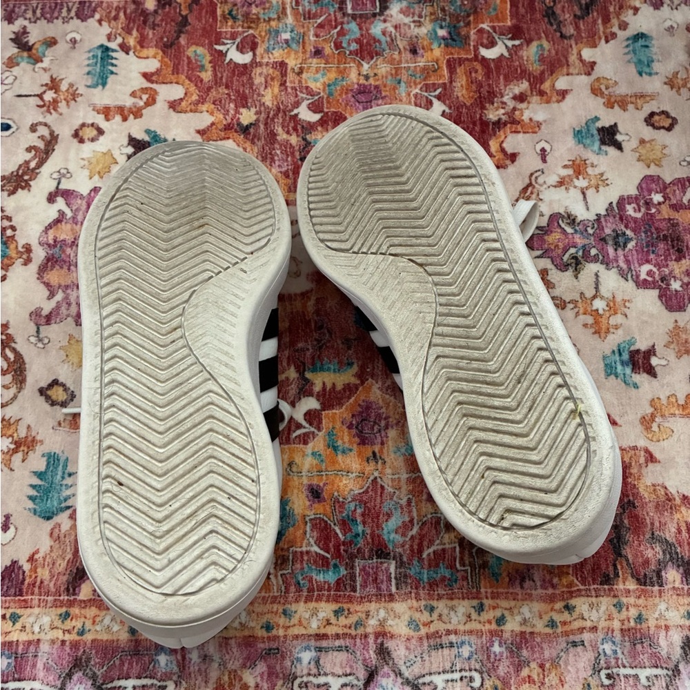Adidas Women’s Grand Court 2.0 Shoes - Picture 6 of 7